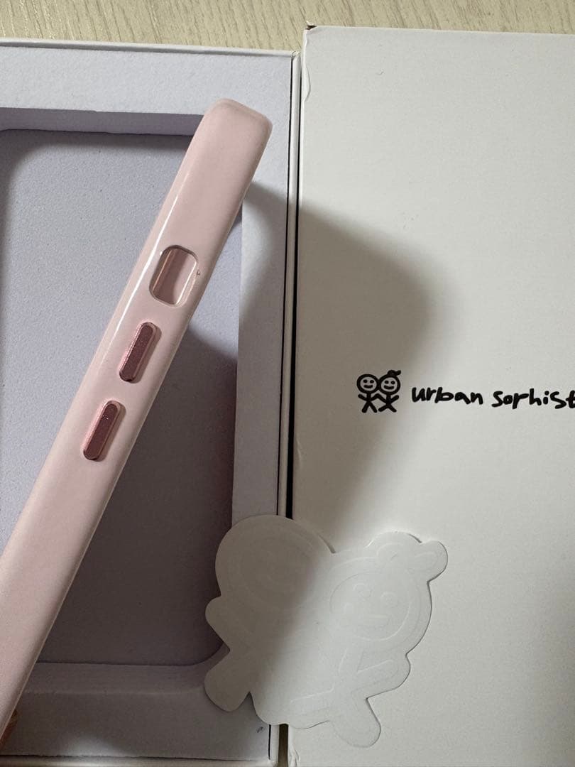 美品　Urban Sophistication iPhone16ケース