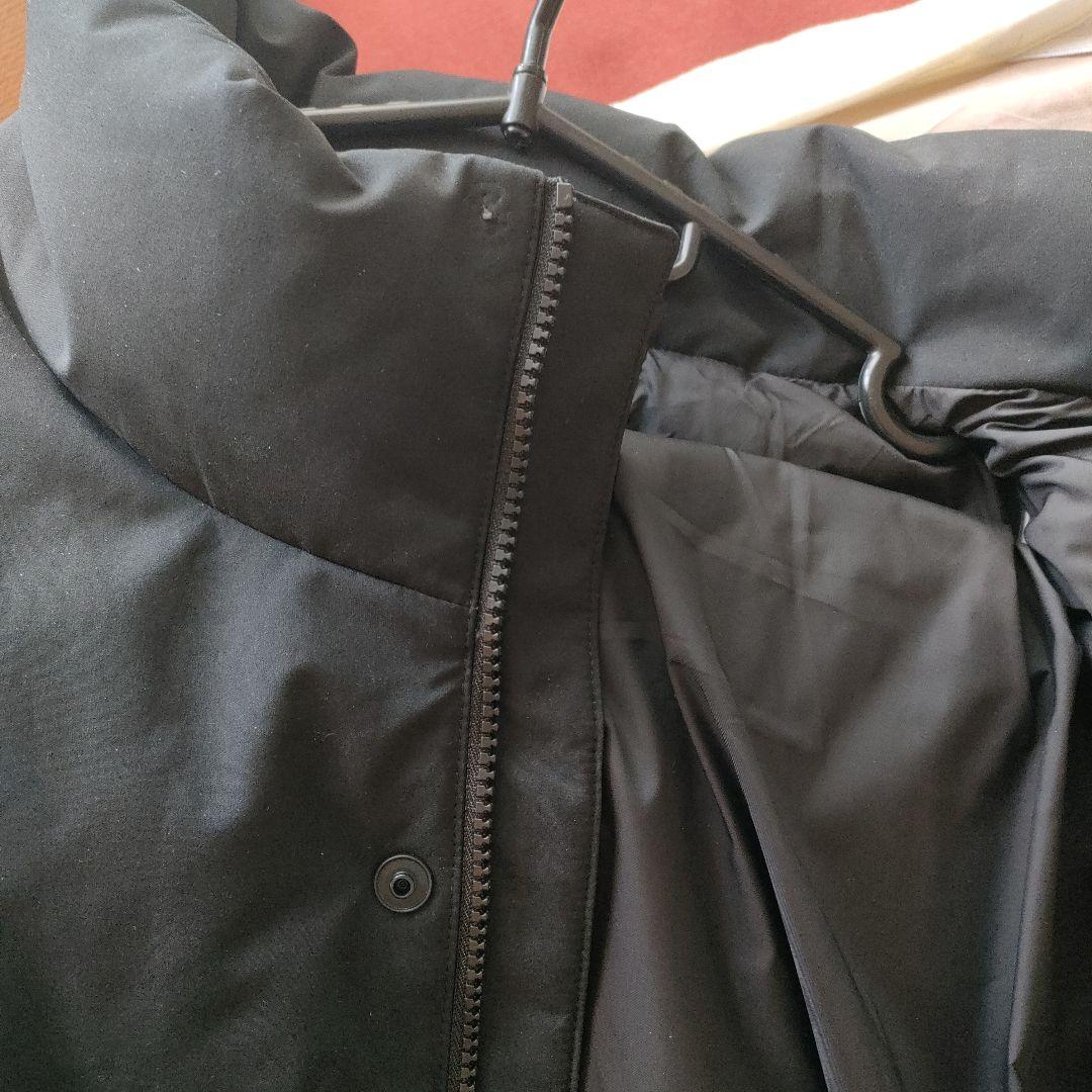 新品未使用　シームレスダウンジャケット　黒　メンズXL　ボタン破損有り