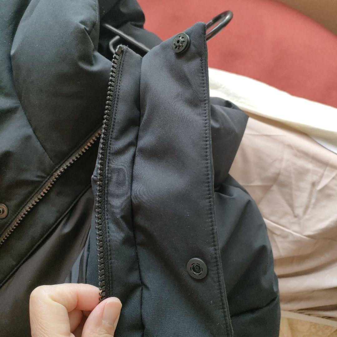 新品未使用　シームレスダウンジャケット　黒　メンズXL　ボタン破損有り