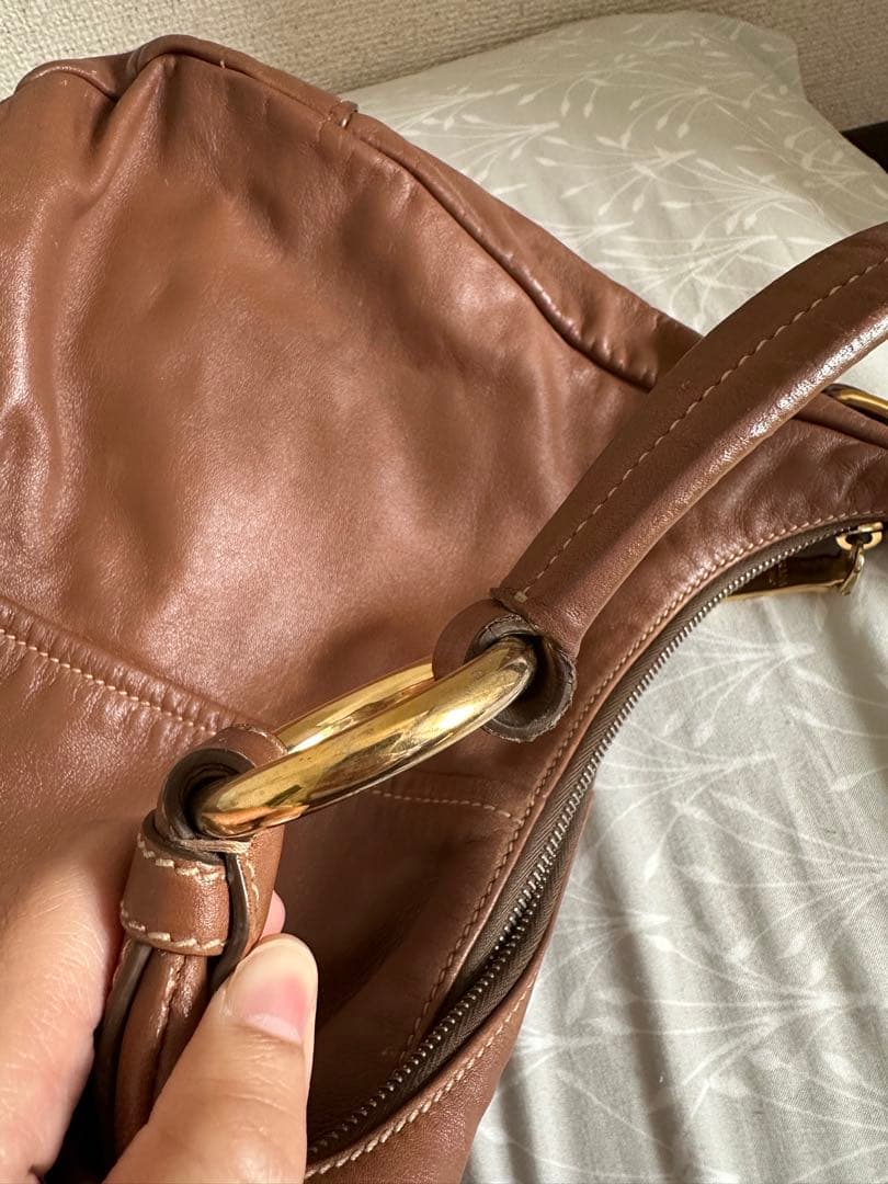 PRADA ブラウンショルダーバッグ