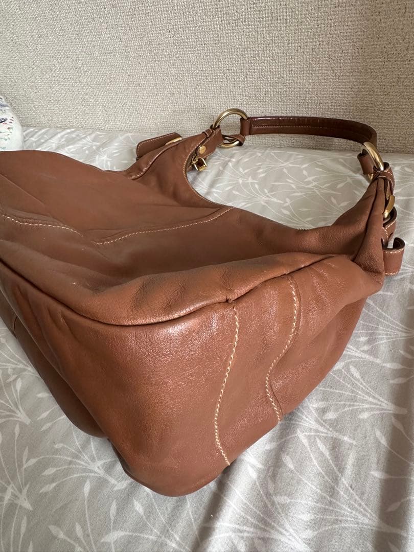 PRADA ブラウンショルダーバッグ