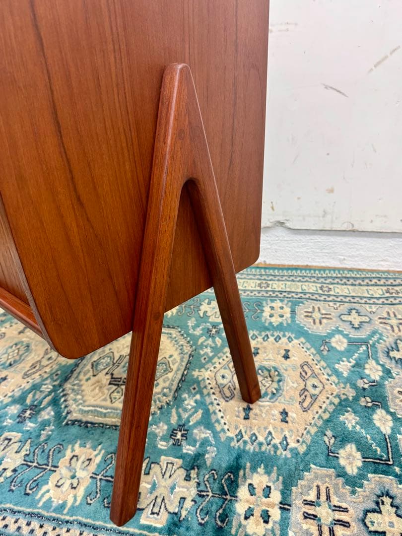 Klokken 北欧/デンマーク/ヴィンテージ家具/キャビネット/チーク