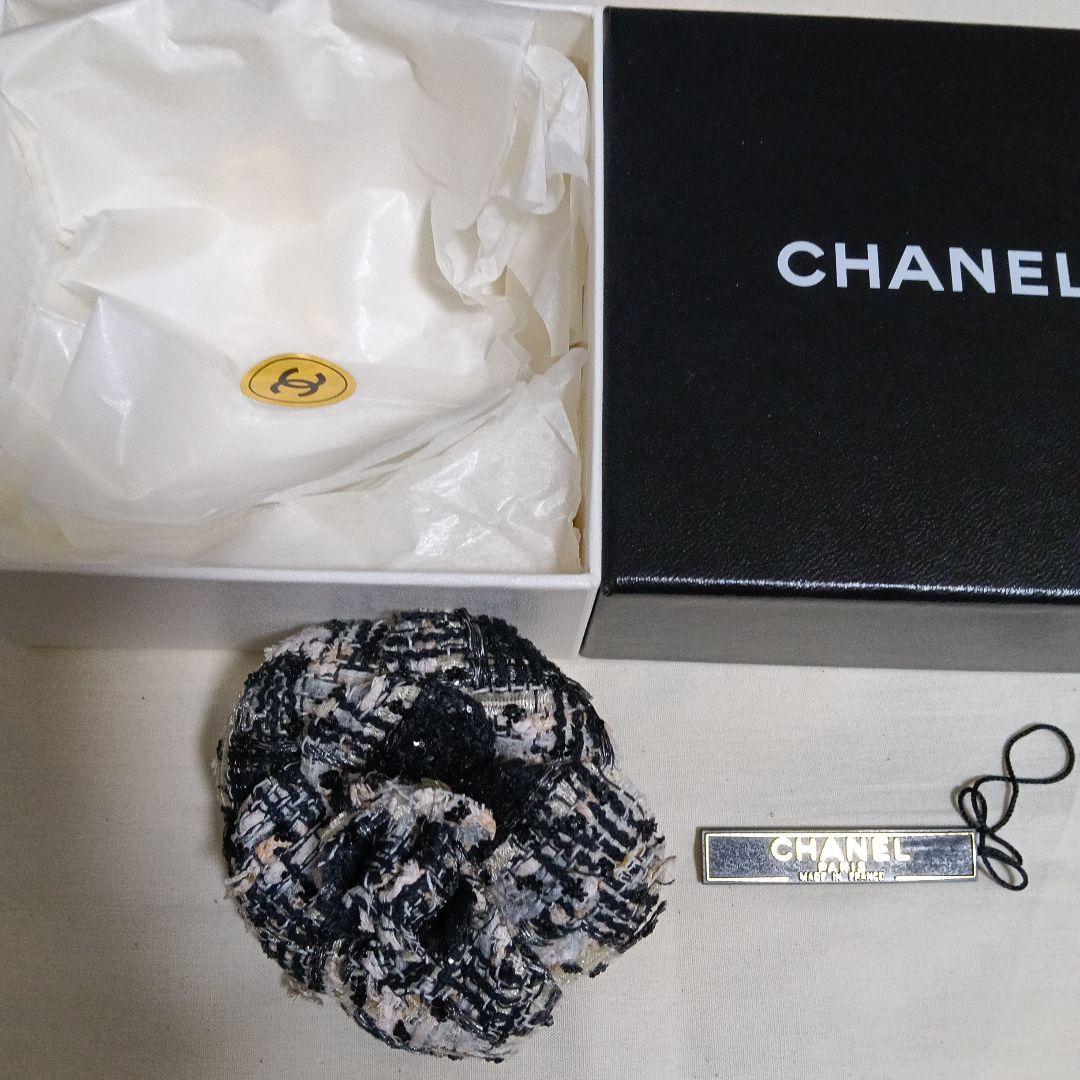 CHANEL ツイードコサージュ ブラック・ホワイト