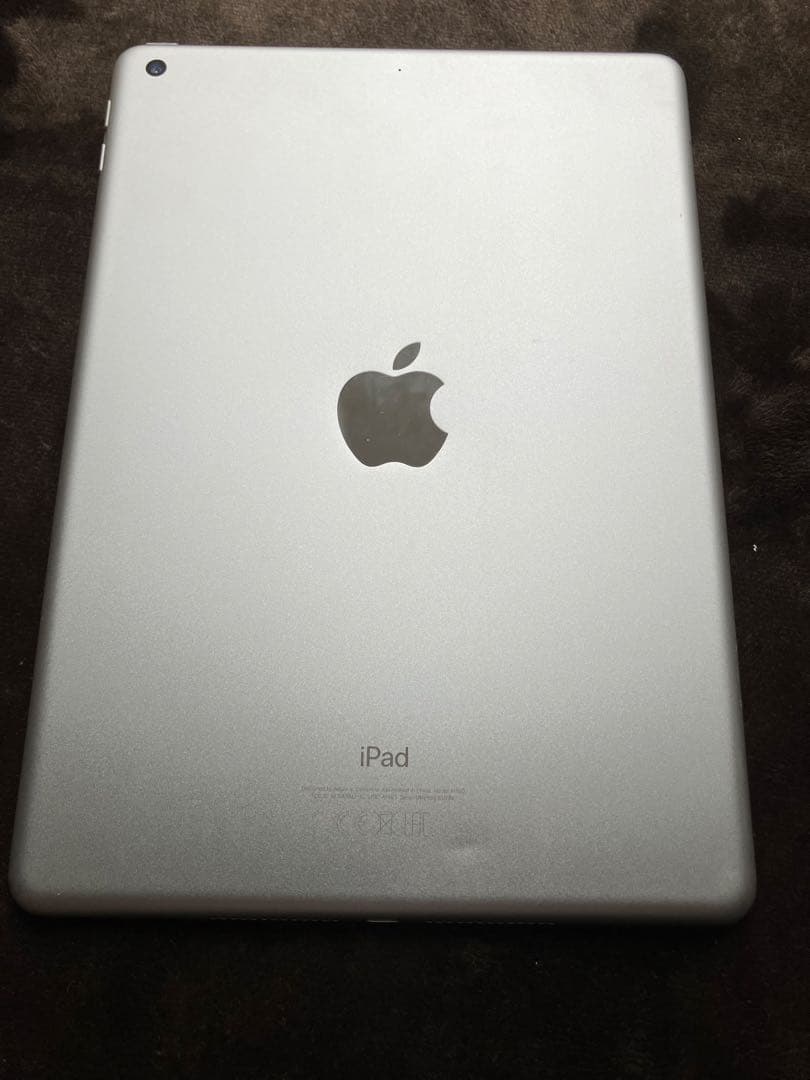 Apple iPad 第6世代ホワイト/シルバー本体のみ