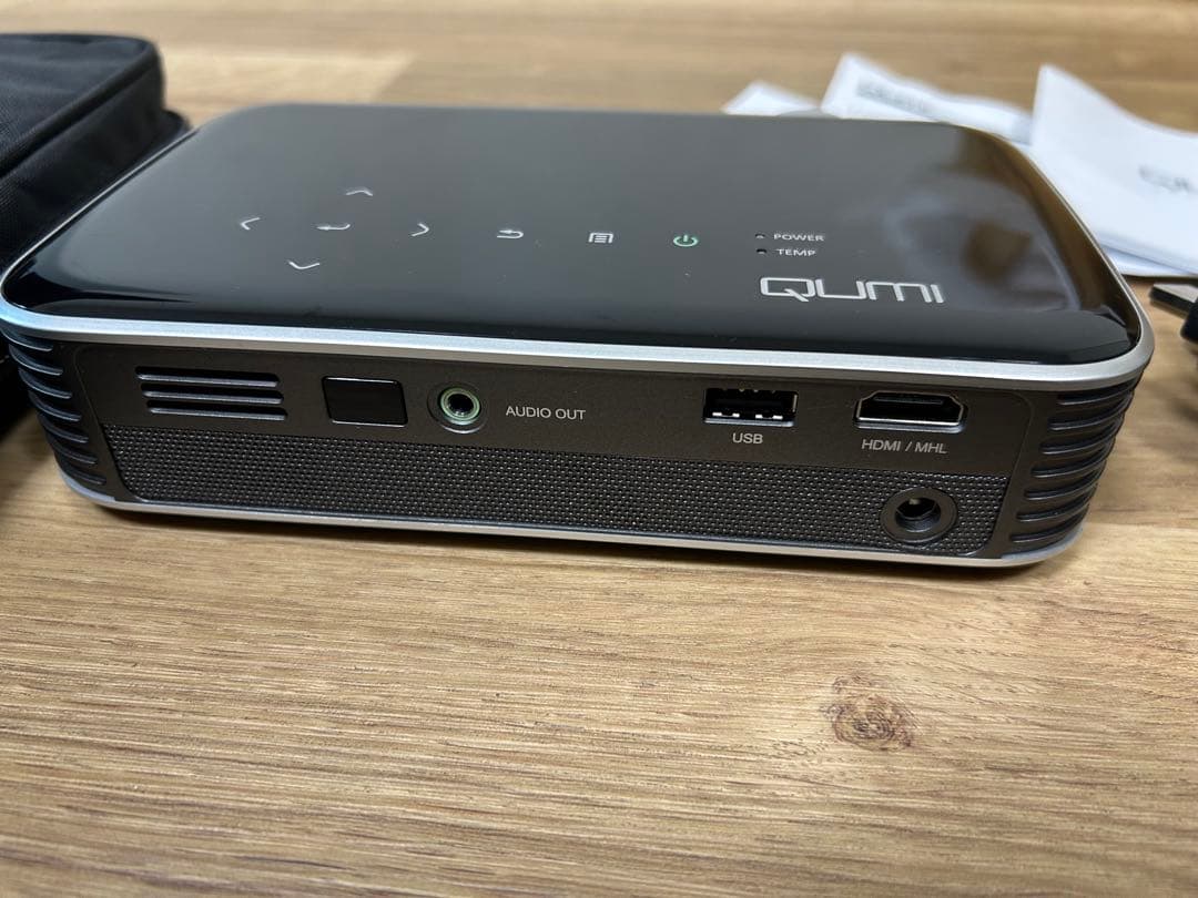 QUMI Q8J-BK （DLP方式 800lm フルHD） プロジェクター