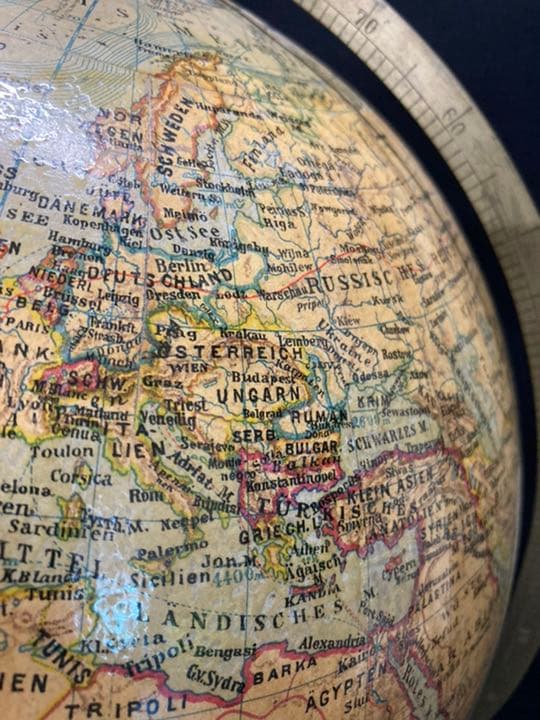 1911年にプラハで作られた地球儀