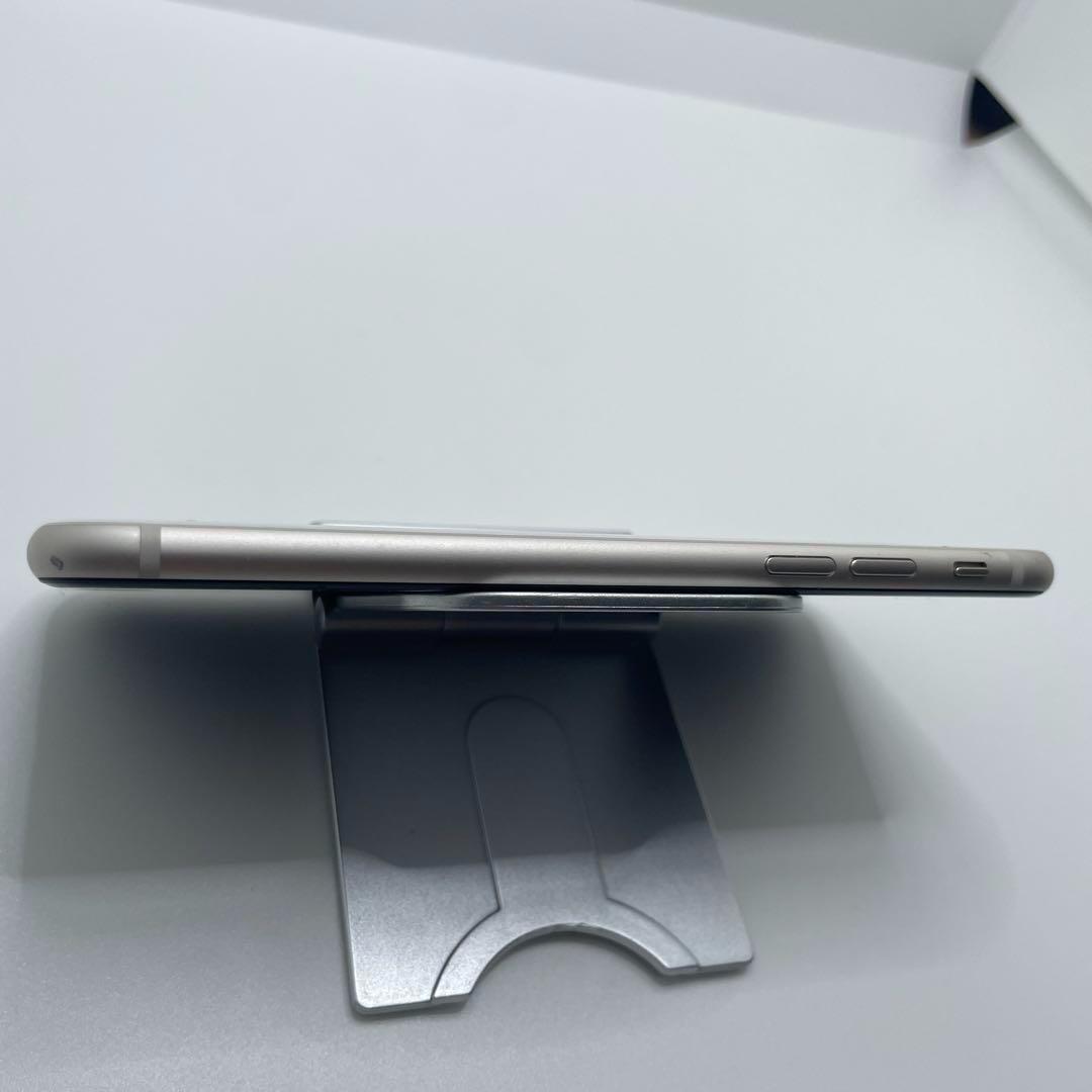 【格安美品】iPhone SE3 64GB simフリー本体 266