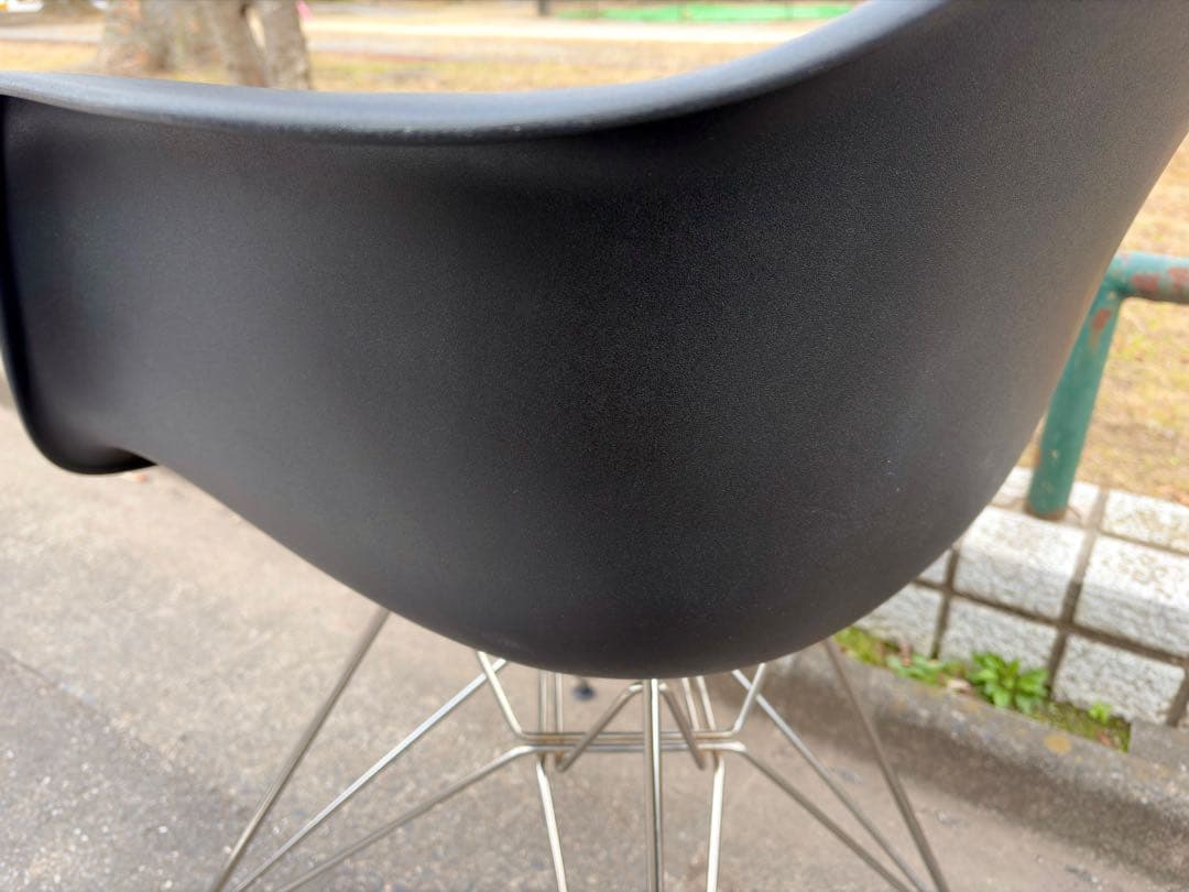 ハーマンミラー イームズ アームシェルチェア DAR ブラック 正規品