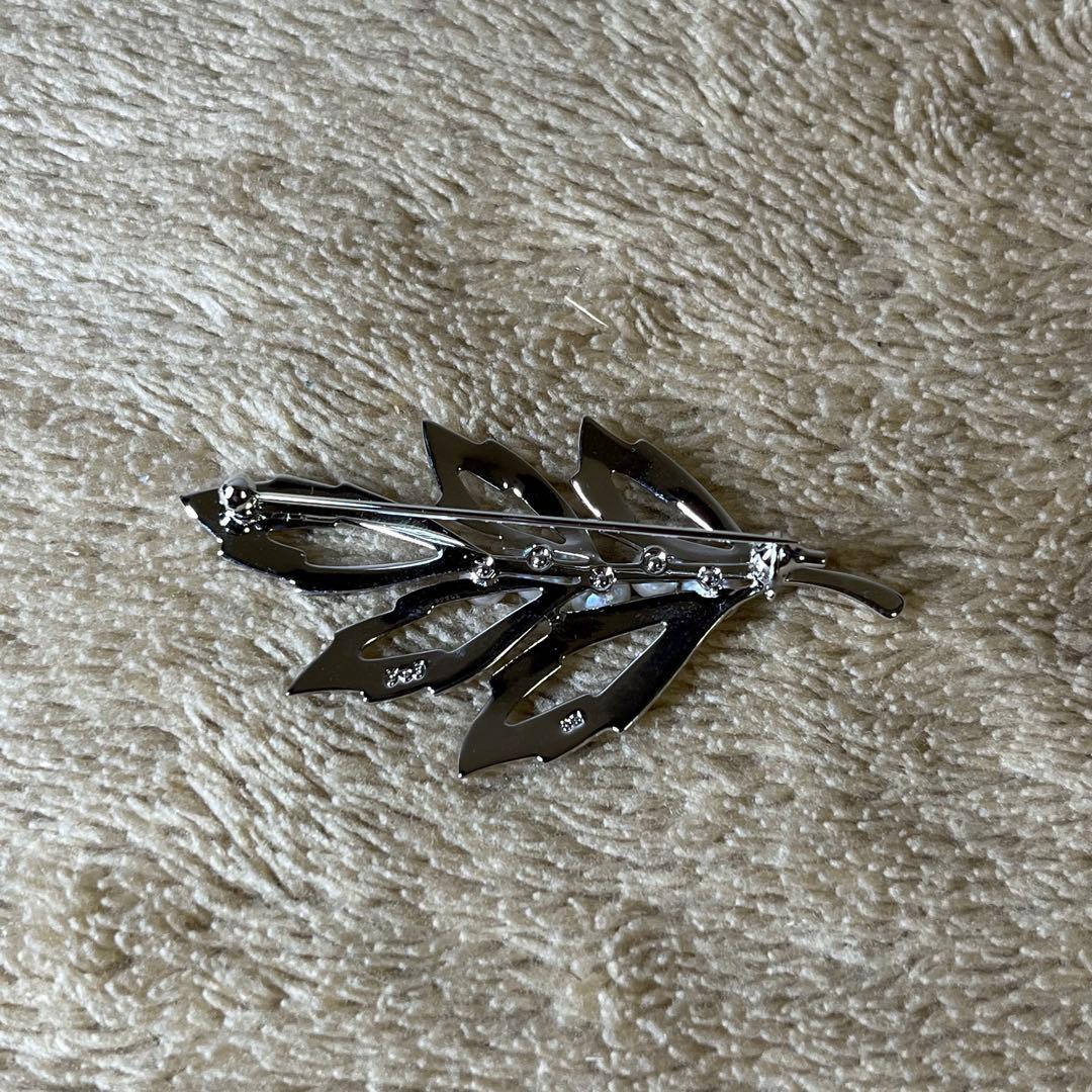 極美品 ミキモト MIKIMOTO パール ブローチ リーフ シルバー 5珠