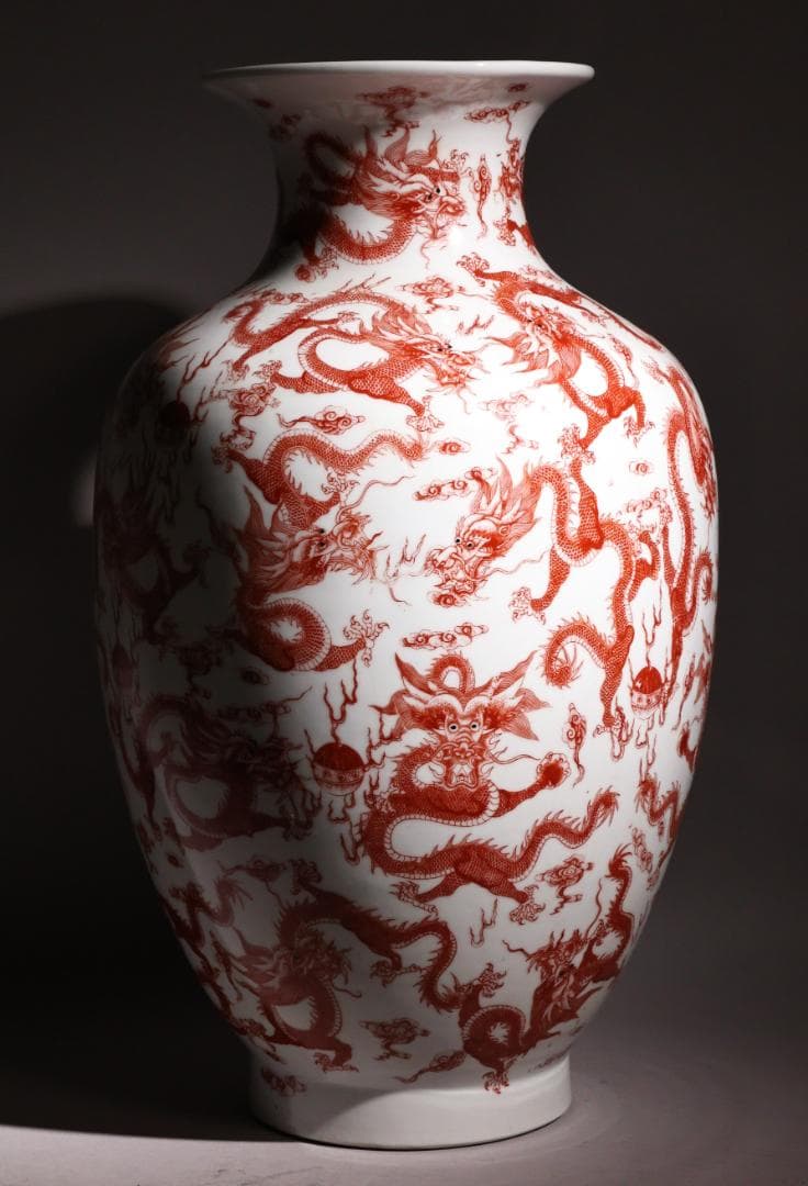 BK217　中国古玩　大清乾隆年製 銘　紅釉郡龍文様　花瓶　飾壷　壺　高40㎝