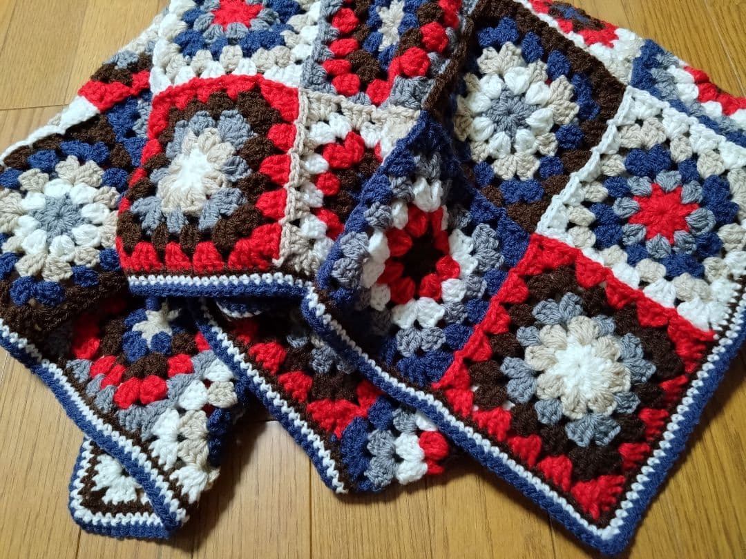 グラニースクエアモチーフのマルチブランケット