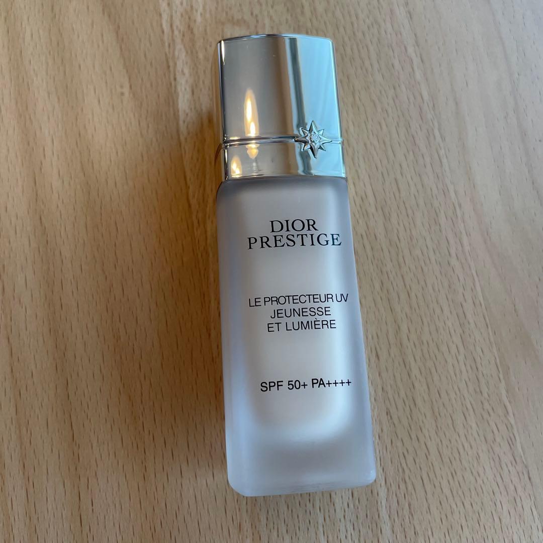 Dior BB プレステージホワイトル　プロテクターUV ルミエールBB 01