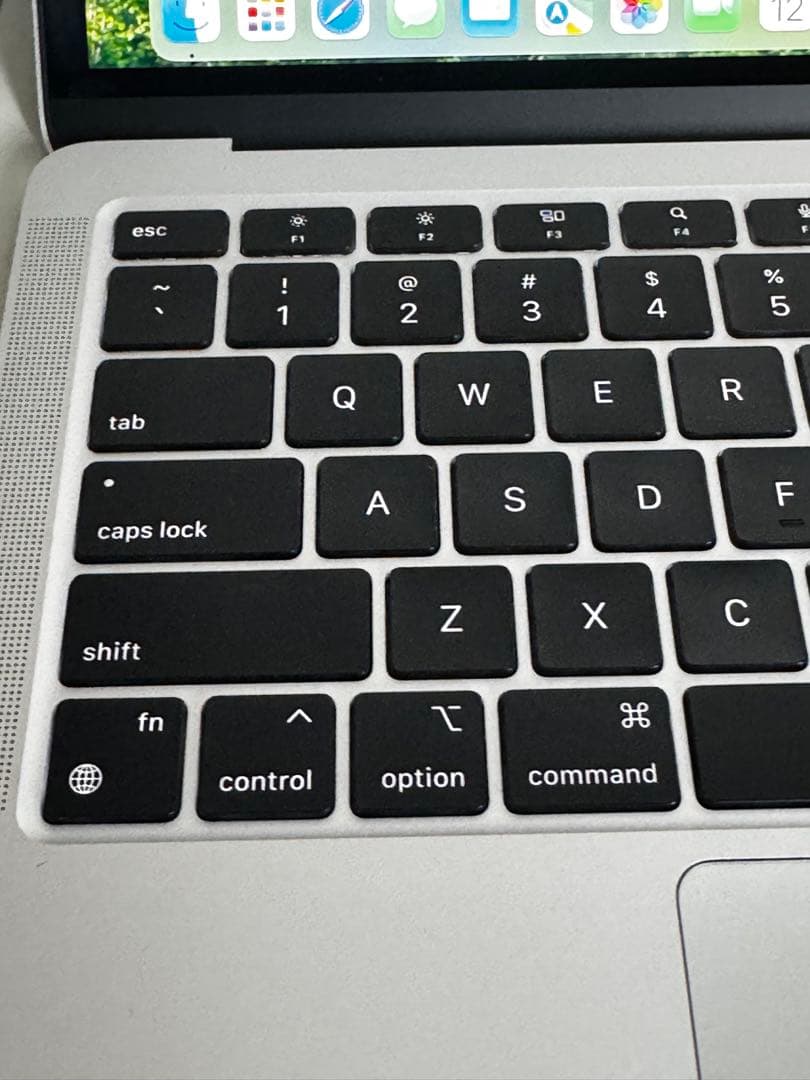 Apple MacBook Air (M1, 2020) 本体 US