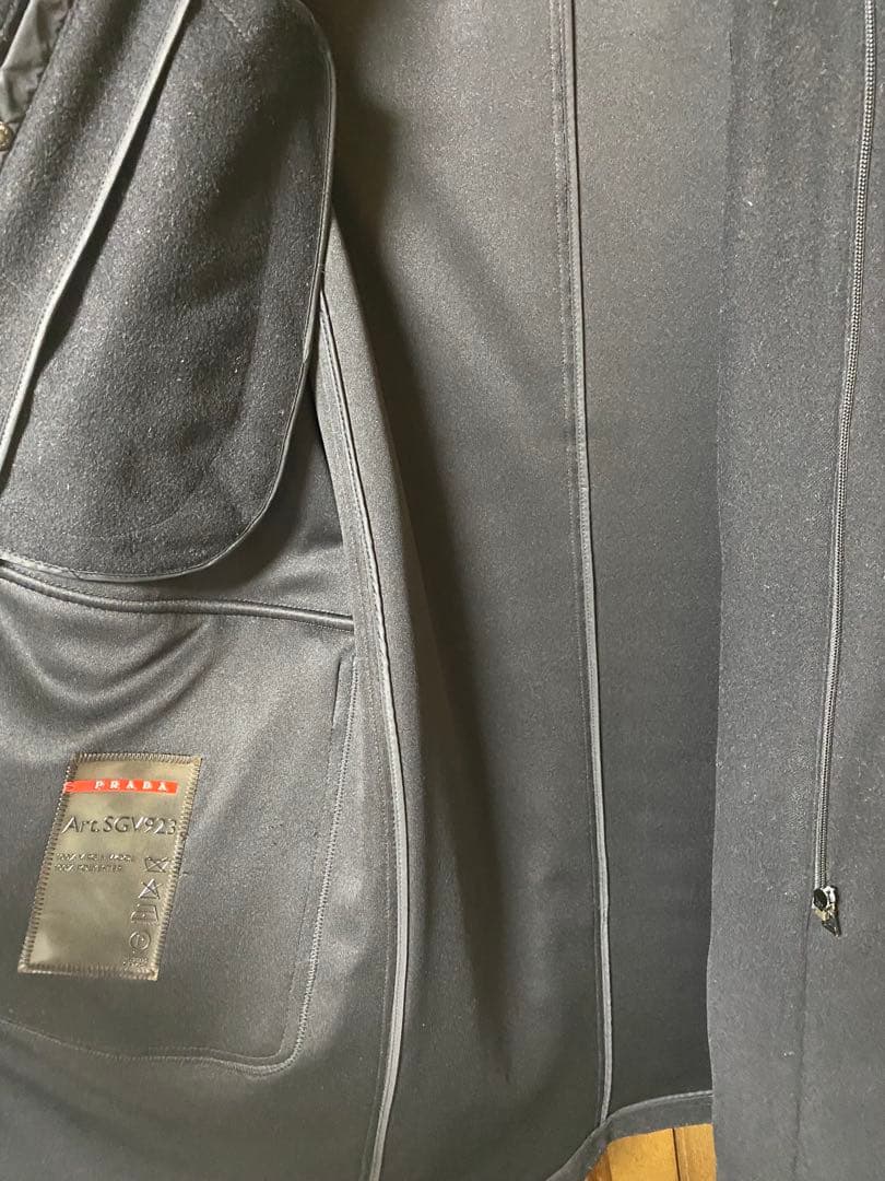 PRADAダッフルコート