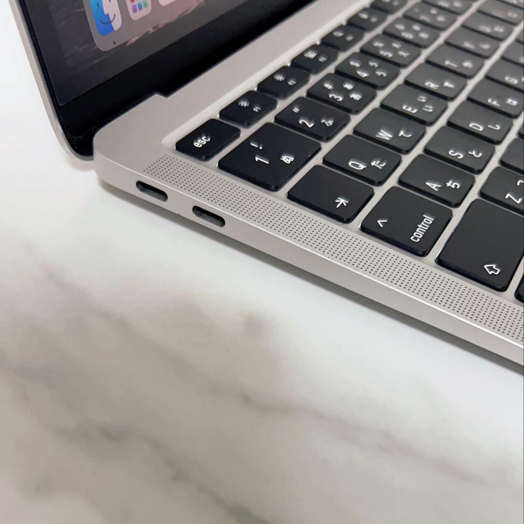 【美品】MacBook Air (2020) M1 チップ スペースグレー