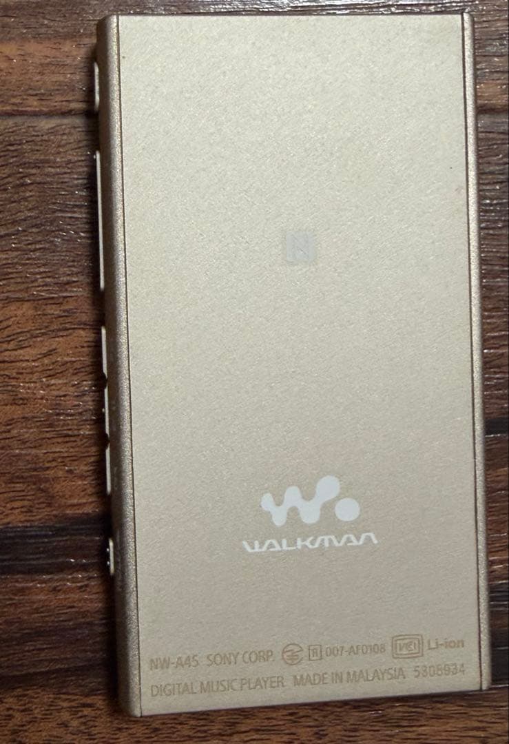 美品！バッテリ良好ソニー ウォークマン NW-A45 16GBシャンパンゴールド