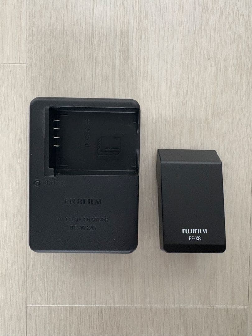 Fujifilm X-E3 ブラック ミラーレス一眼　マニュアルレンズ付