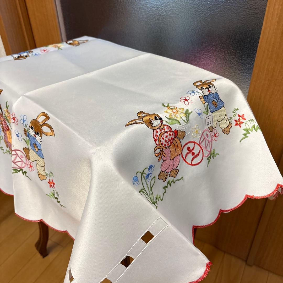 新品未使用品　フランス　テーブルクロス　うさぎ　Pâques イースター