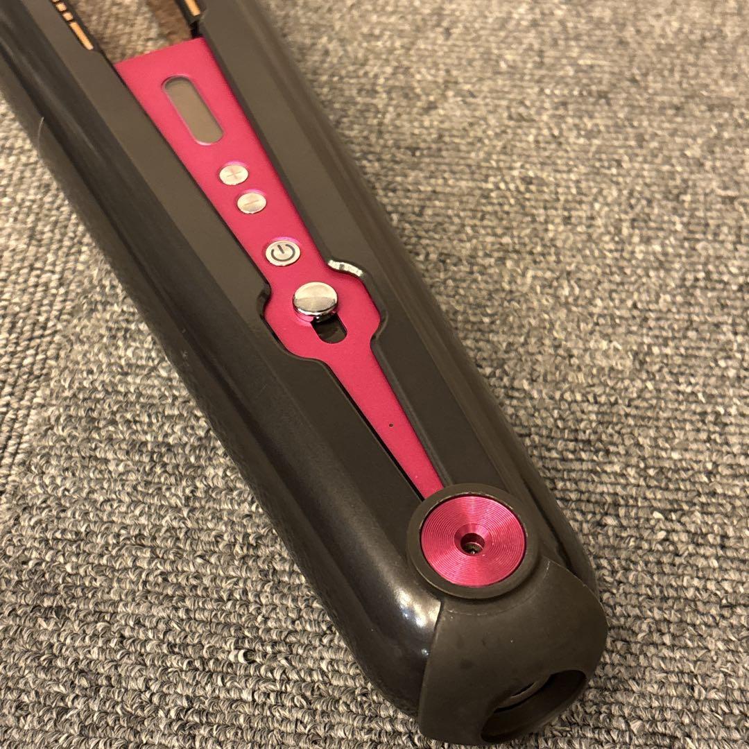 ダイソン　ヘアアイロン　HS03