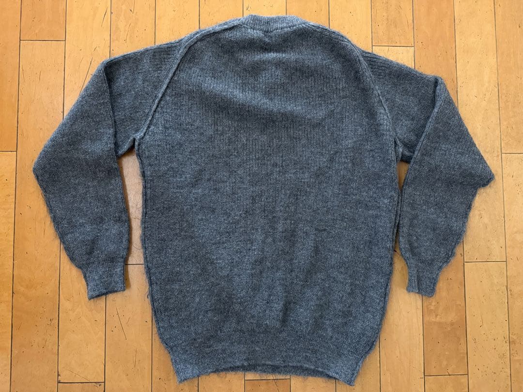 ISSEY MIYAKE MEN 起毛デザイン Vネックニット グレー 日本製3