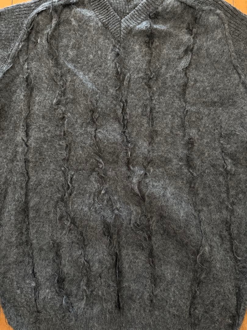 ISSEY MIYAKE MEN 起毛デザイン Vネックニット グレー 日本製3