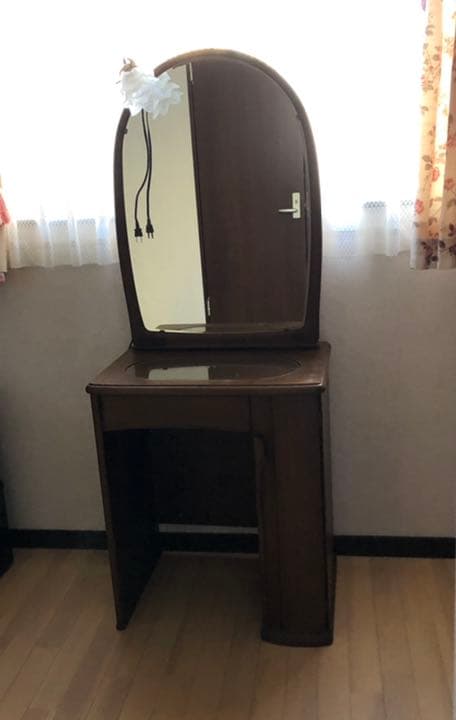 ドレッサー（イスは含まれません）