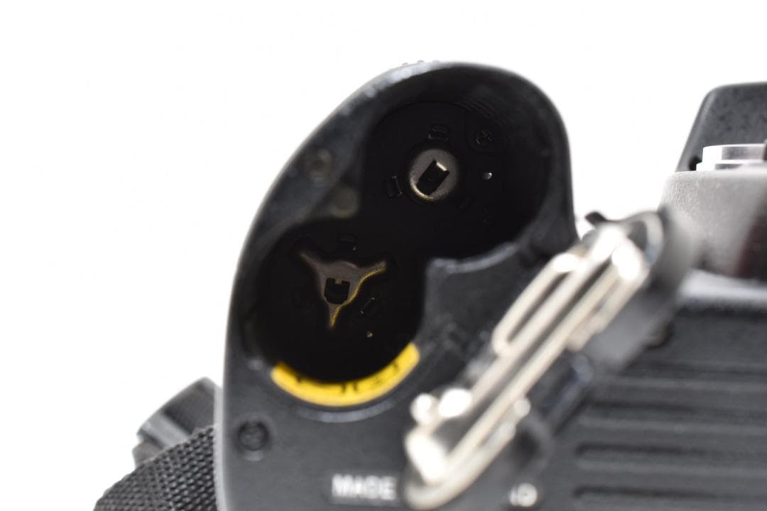 良品 NIKON ニコン F80 フィルムカメラ ボディ 加水分解なし M435