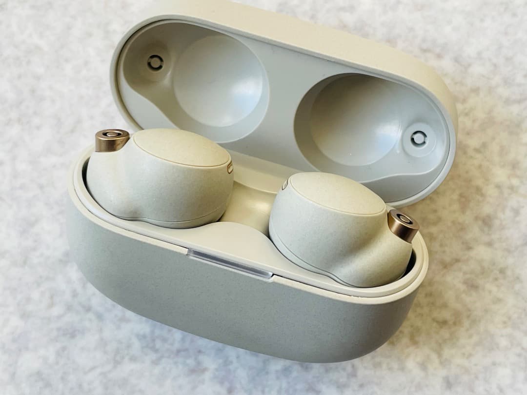 【美品】SONY WF-1000XM4 プラチナシルバー【全バッテリー交換済】