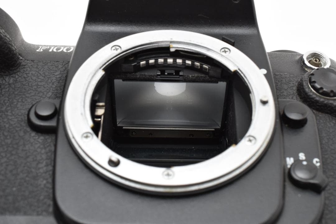 ■ 美品 ■ ニコン　Nikon F100 ボディ