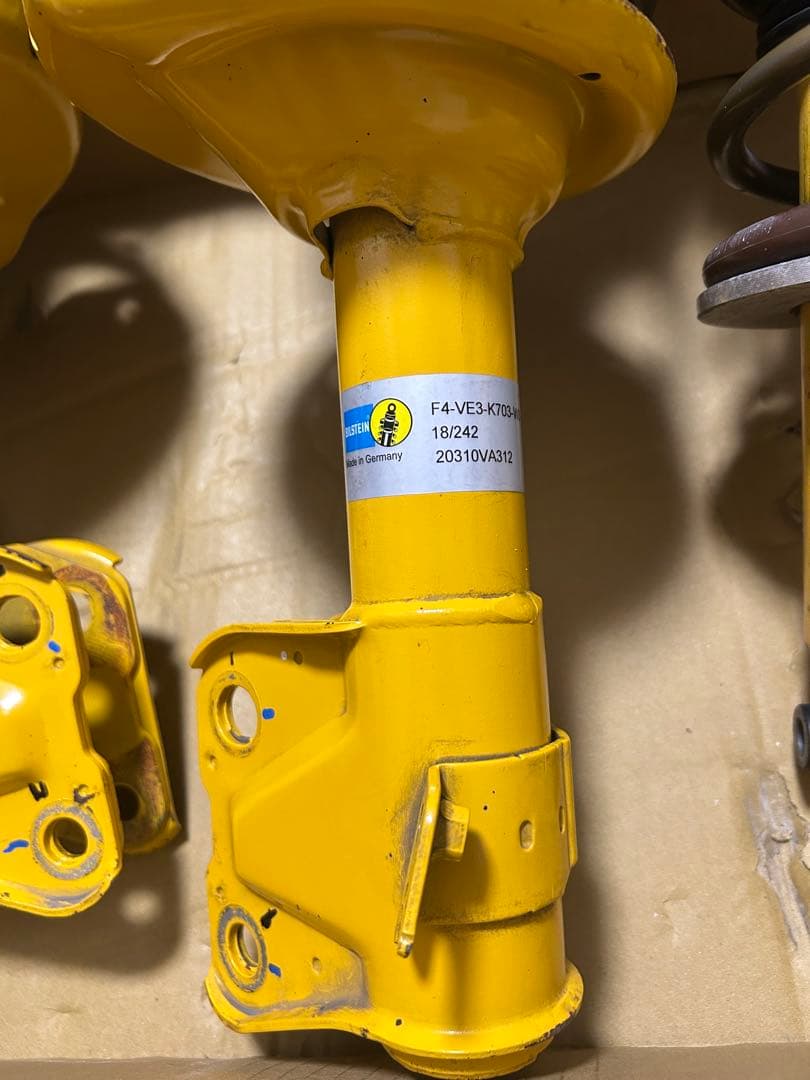 レヴォーグ2019年式vmg取り外しテインダウンサス取付済みサスペンション一式