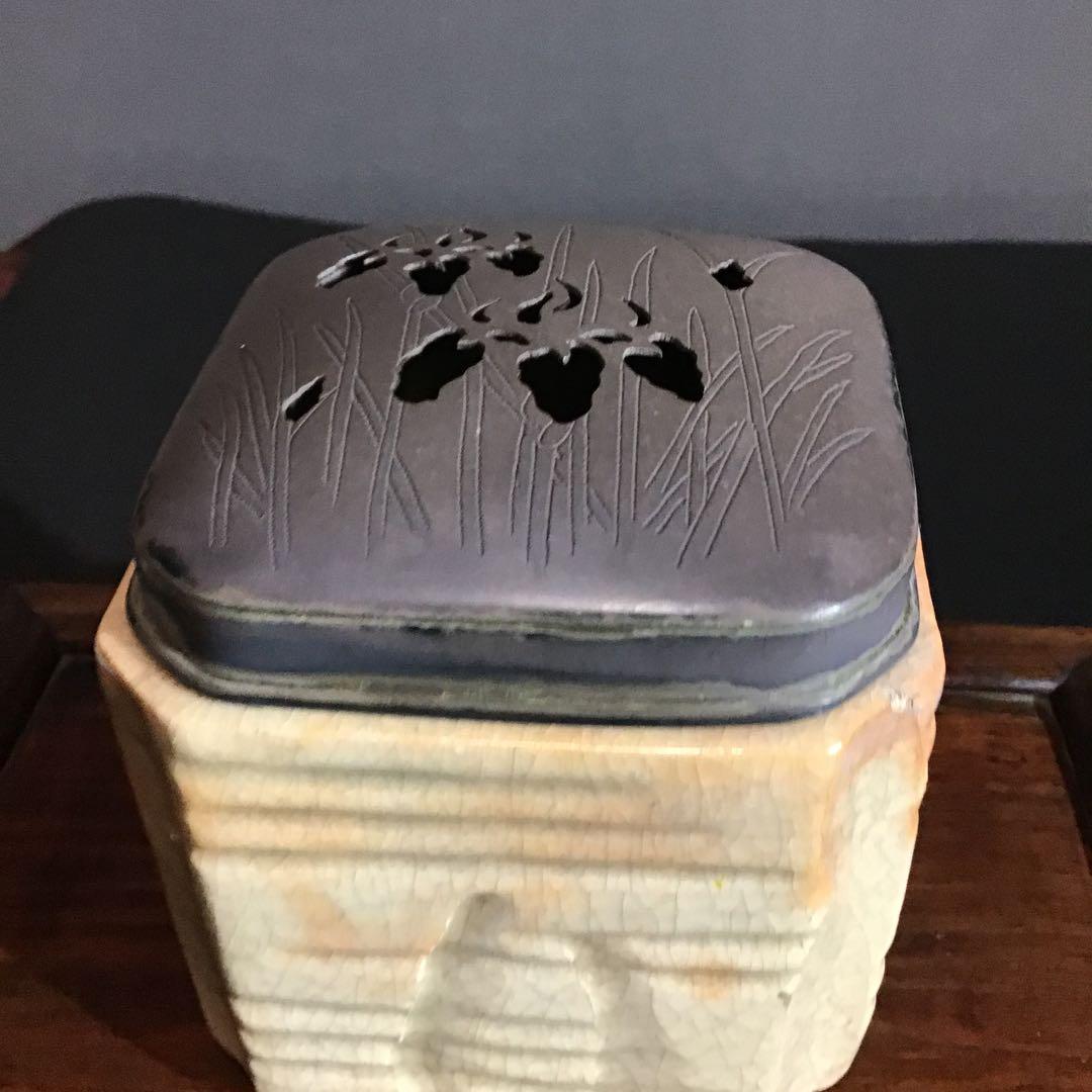 和楽焼　菖蒲花抜　純銀火屋　香合