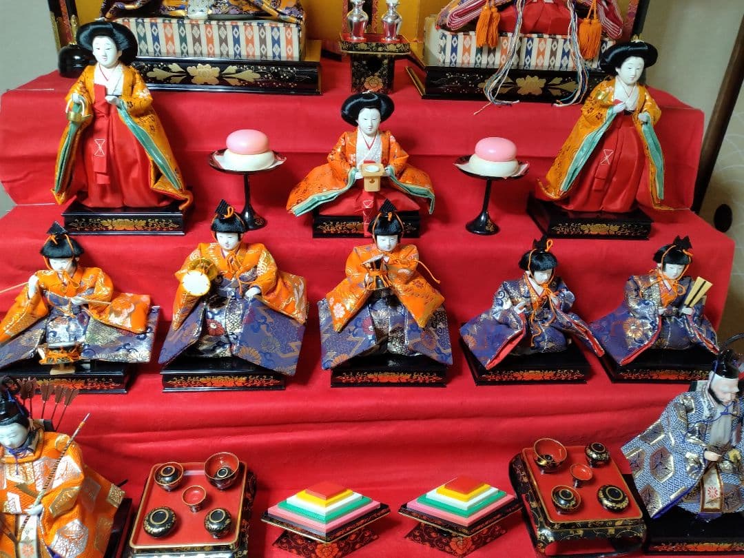 豪華な七段ひな人形セット
