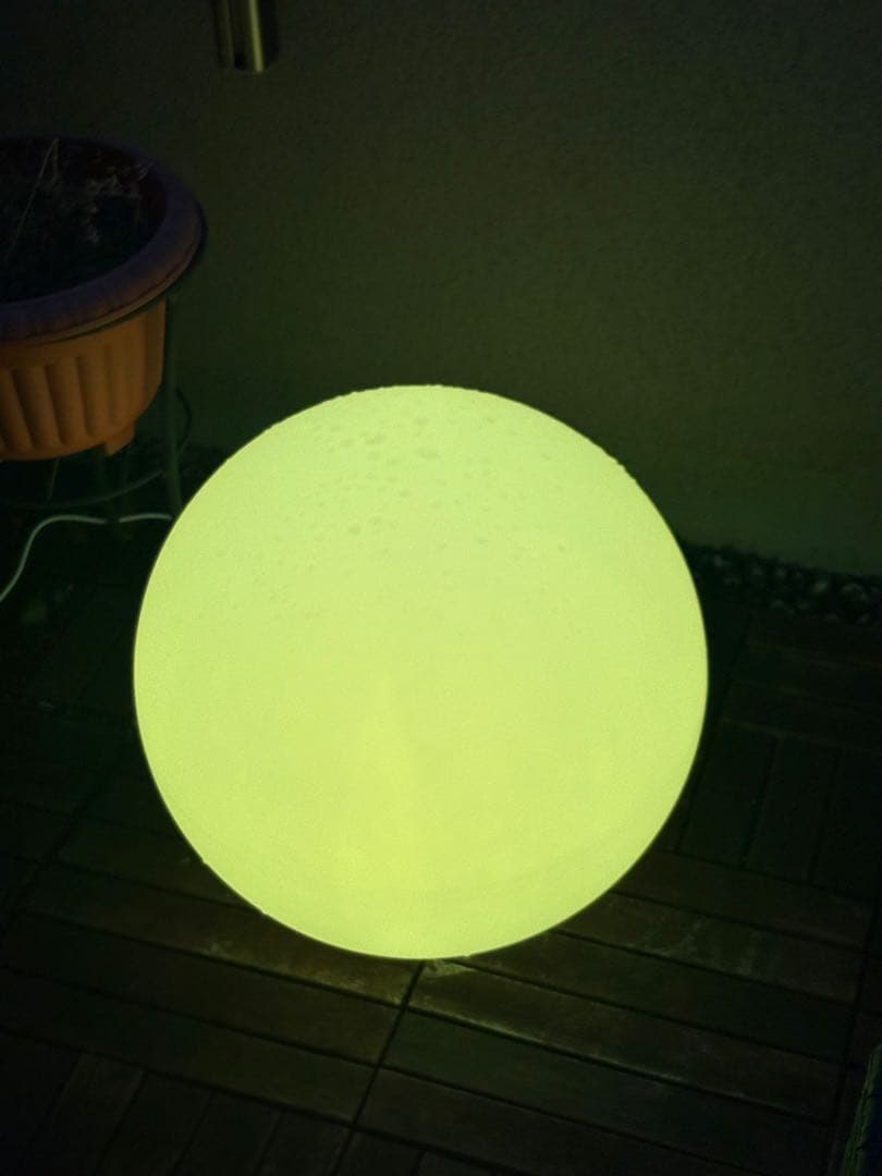 ソーラー式球形ライト 色変化 led イルミネーション　青　赤　黄色　白　ピンク