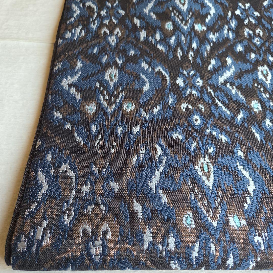 モダンな装いにも　上品な光沢を楽しむ　西陣名古屋帯