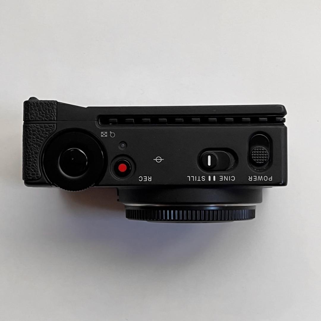 【美品・付属品完備】SIGMA fp ボディ＋アクセサリー付き