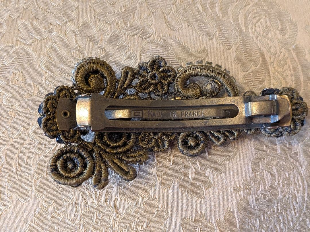 ★美品★ ミハエル・ネグリン ビーズ バレッタ 黒×カーキ