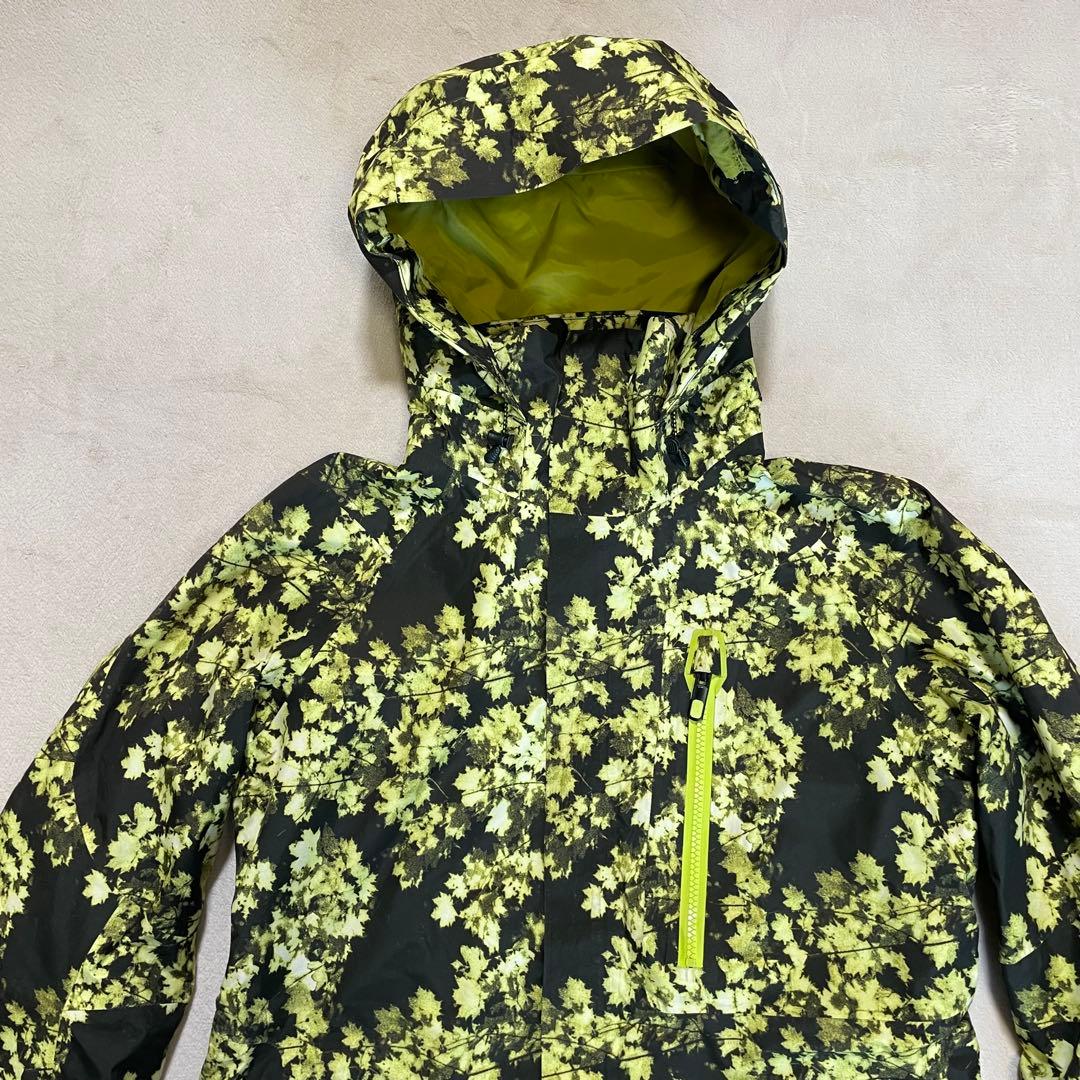 【超美品】バートン ak ゴアテックス ジャケット スノボウェア 花柄　S