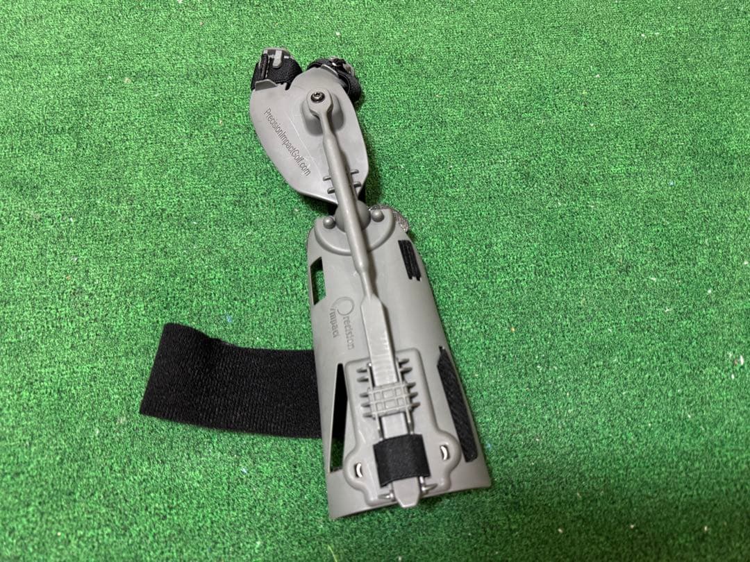 Precision Impact ゴルフ練習用具　右利き用