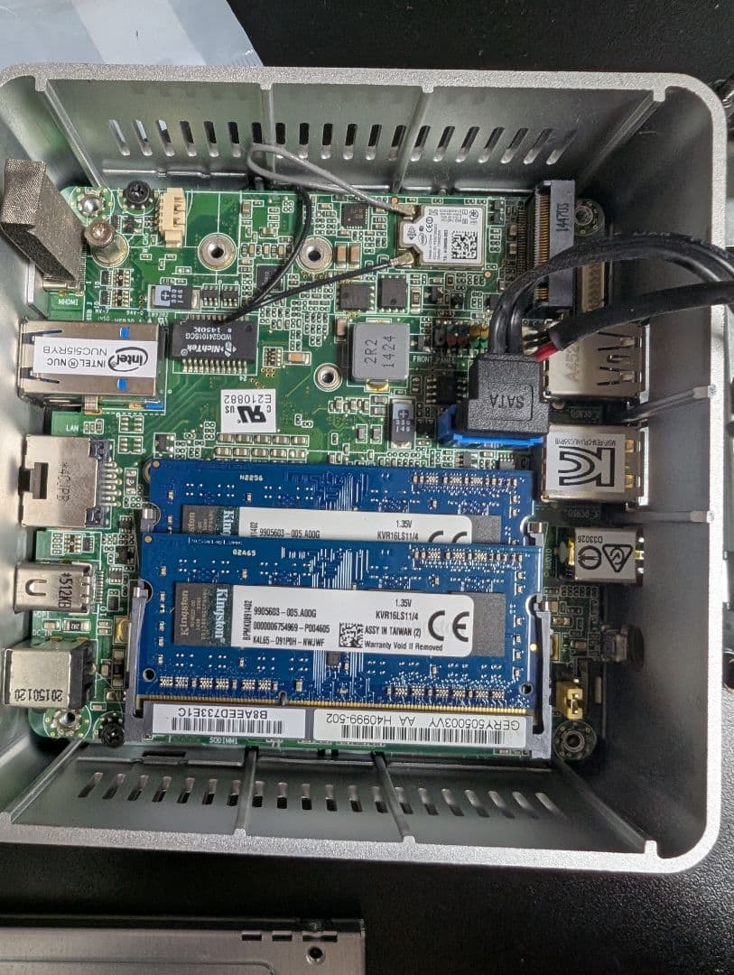 ミニPC Intel NUC5i5RYH Core i5:1.6G mem:8G