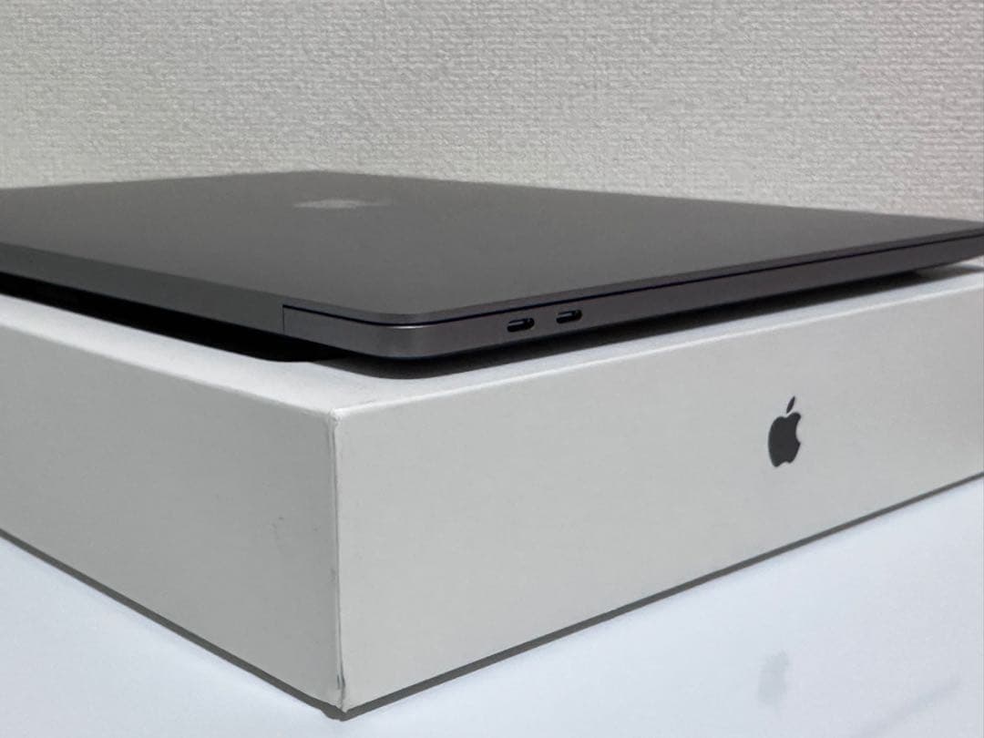 Macbook Pro 16インチ 2019 16GB SSD 512GB