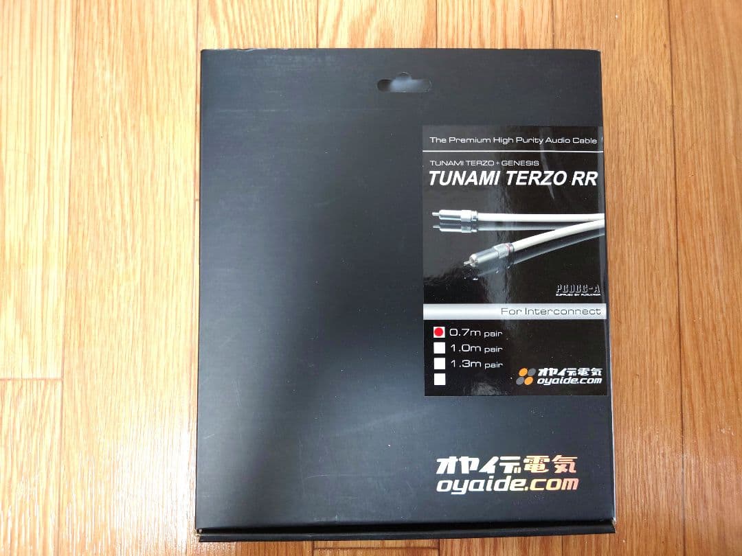 OYAIDE TUNAMI TERZO RR 0.7m RCAケーブル (初代)