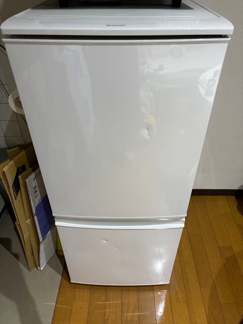 【送料込】SHARP 冷蔵庫 1人暮らし SJ-D14B 137L マット付