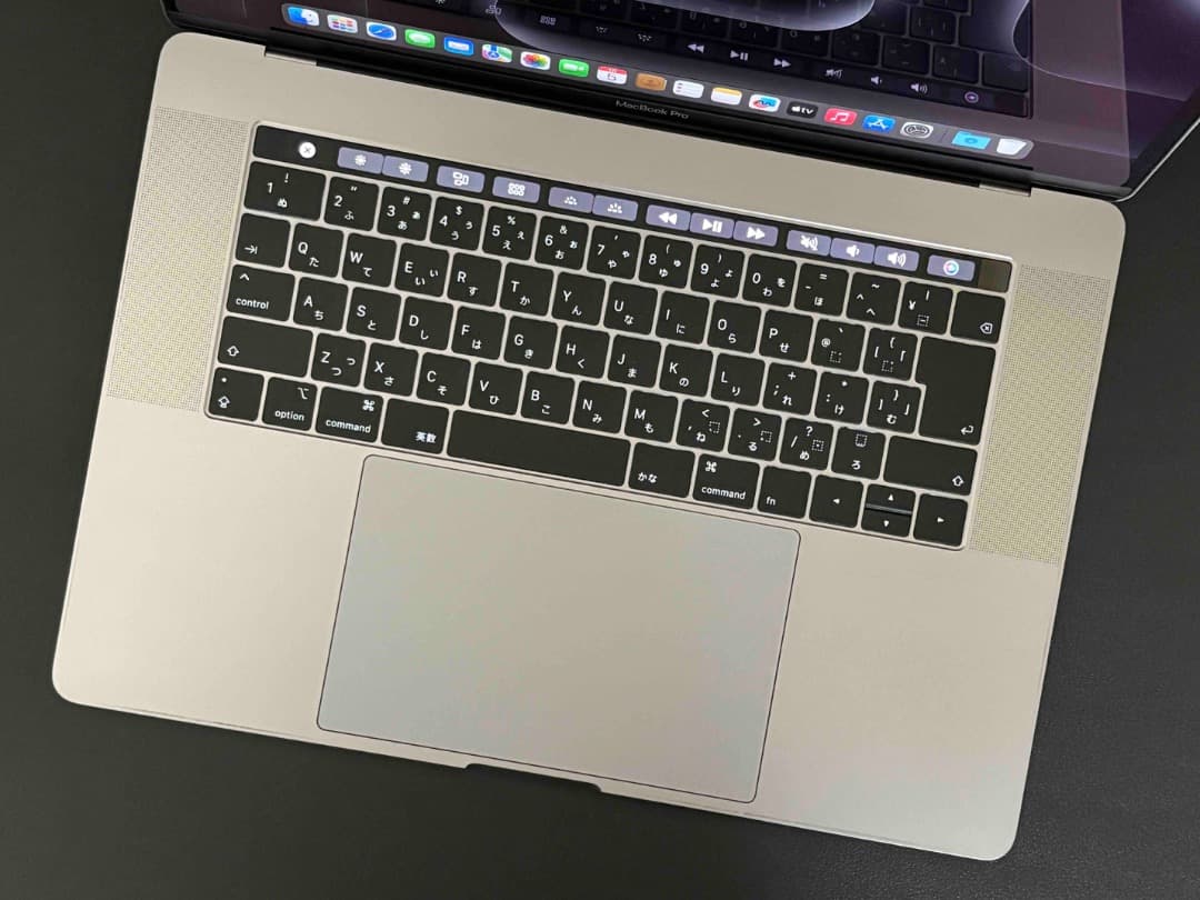 MacBook Pro 15㌅ Core i7 6Core・32GB・512GB