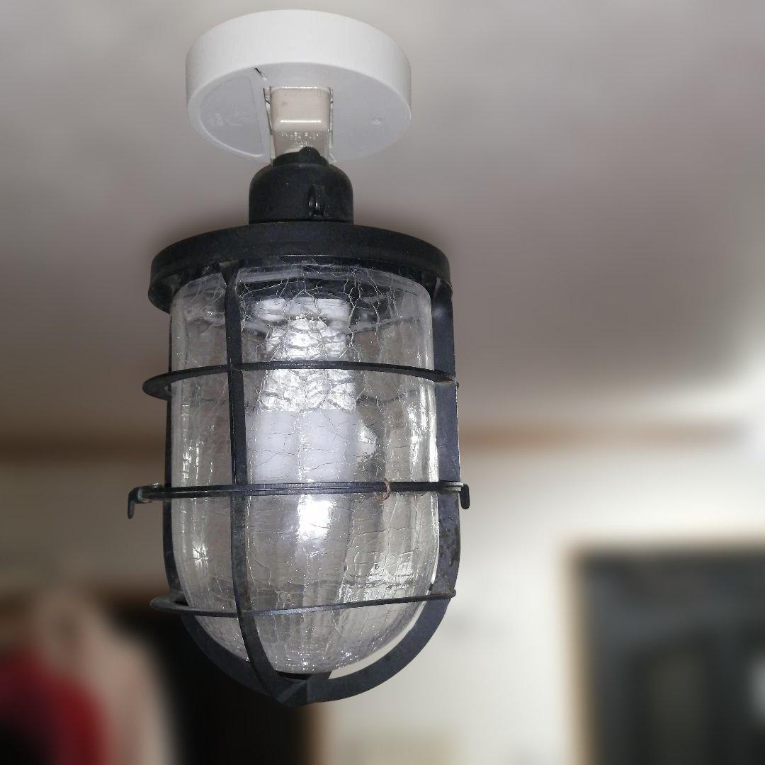 factory　船内レトロなアイアン×クラックガラスのシーリングライト　中古