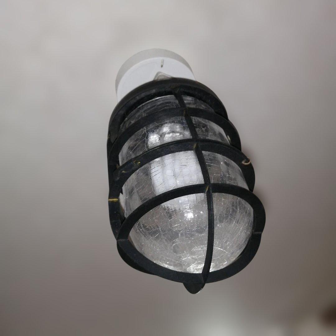 factory　船内レトロなアイアン×クラックガラスのシーリングライト　中古