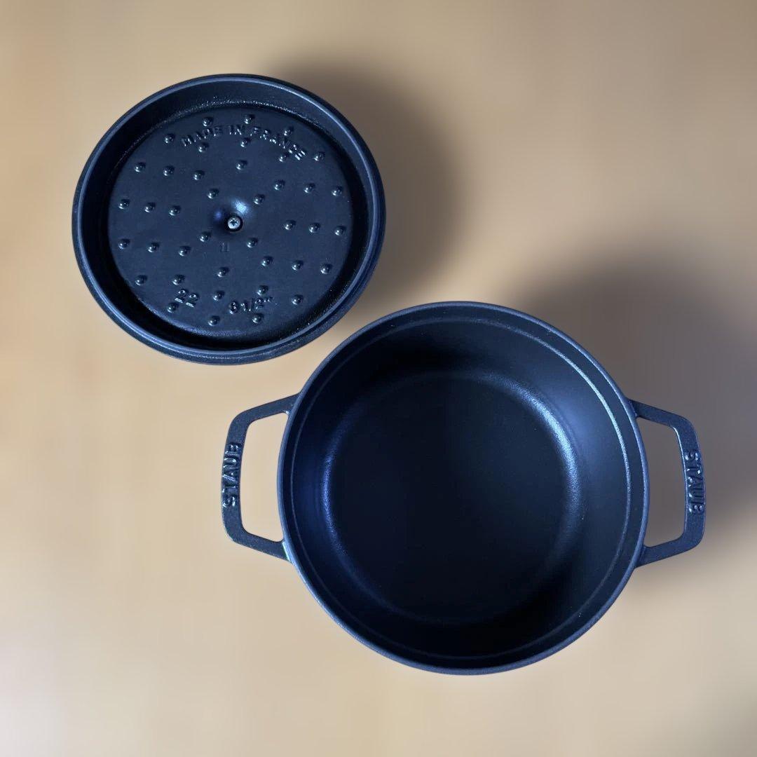 ストウブ ピコ・ココットラウンド 22 cm Staub