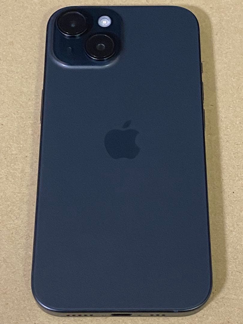 iPhone15 ブラック SIMフリー バッテリー最大容量100%充電回数7