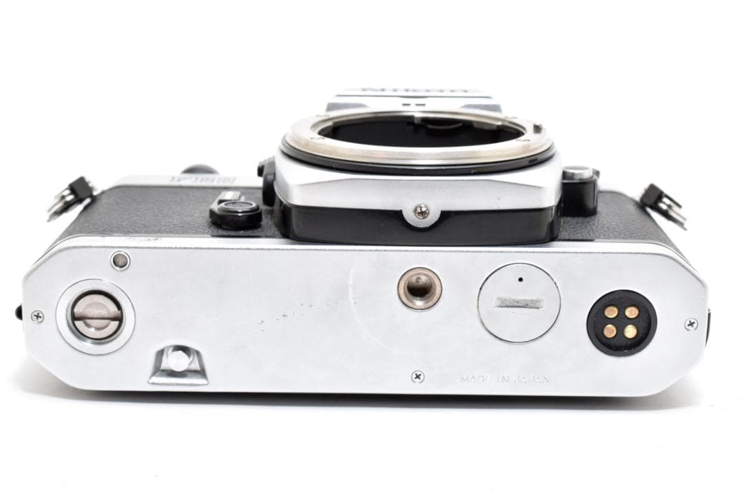 美品 NIKON FE2 シルバー フィルムカメラ モルト新品交換済 B770