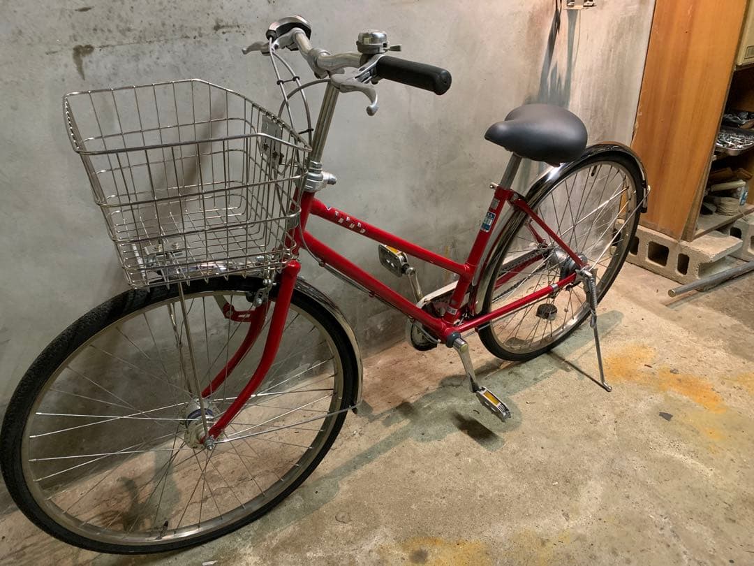 赤 シティサイクル 26インチ バスケット付き