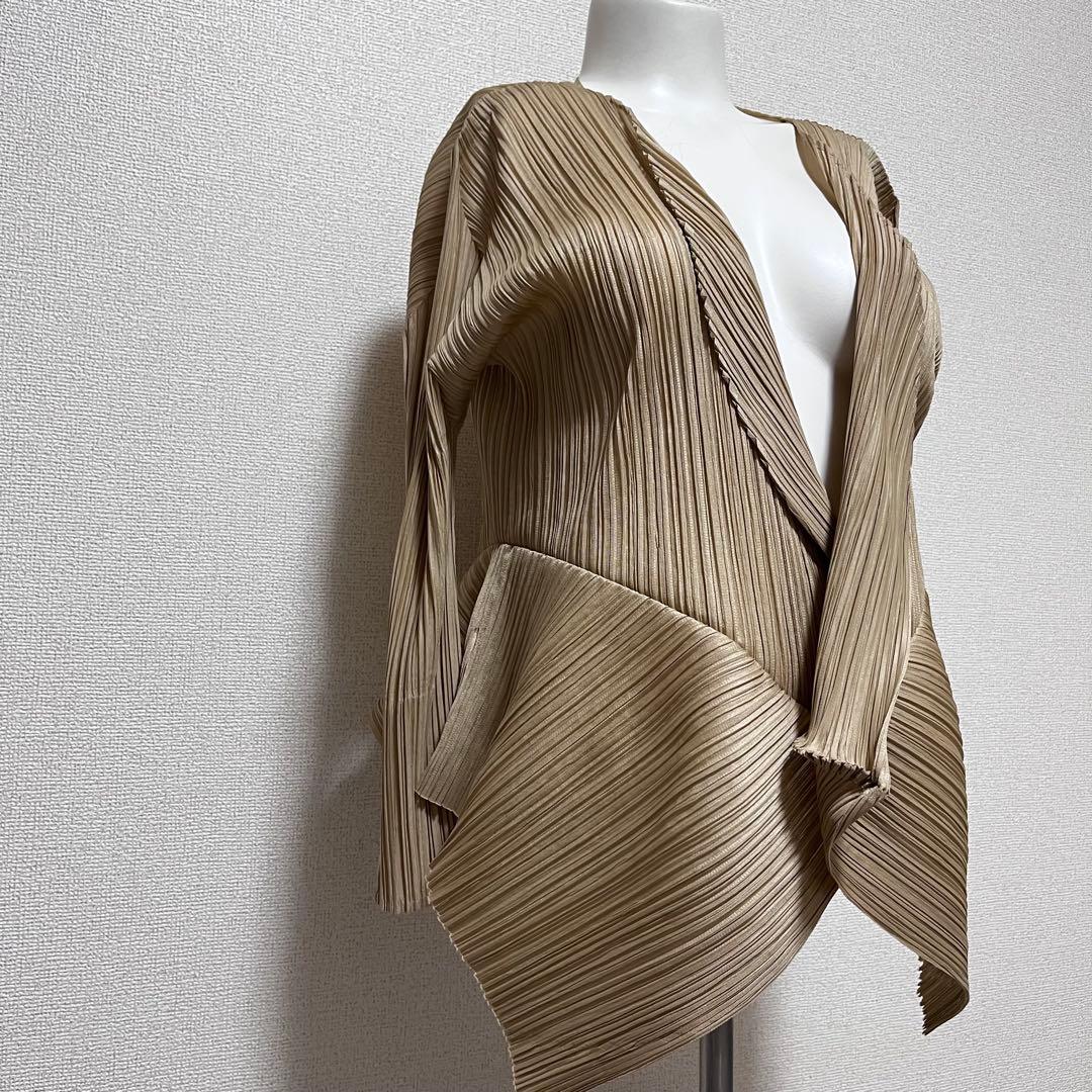 綾　　プリーツプリーズ　イッセイミヤケ　立体　ドレープ　カーディガン